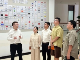 光子悦动董事长康红伟受邀出席《赵子龙&middot;云枪传》公益座谈会并参访川香万家乡村发展集团